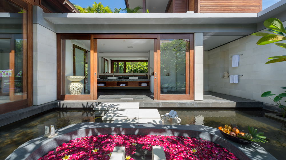 Bendega Rato - Master bedroom outdoor bathtub